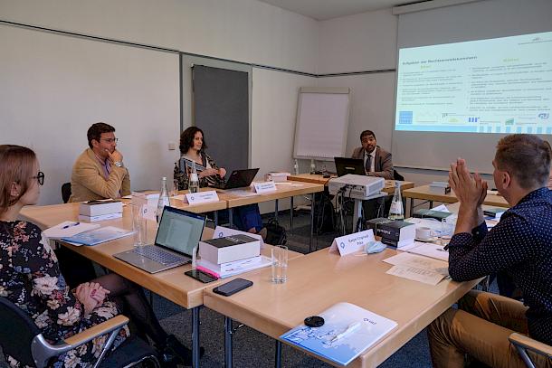 Vortrag der BRAK beim Einführungsseminar im Tagungsraum des Gustav-Stresemann-Instituts